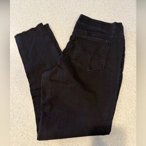 Women’s Old Navy Black Denim Jeggings with Frayed Hem, 14L cut to 14R